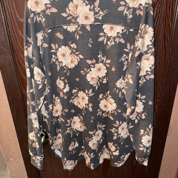 Floral Ribbed Shacket Size Large - Picture 4 of 4